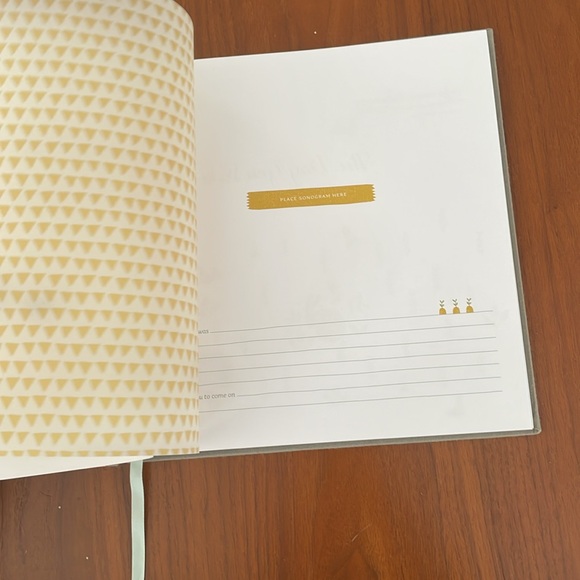 Welcome baby keepsake book - Picture 7 of 8